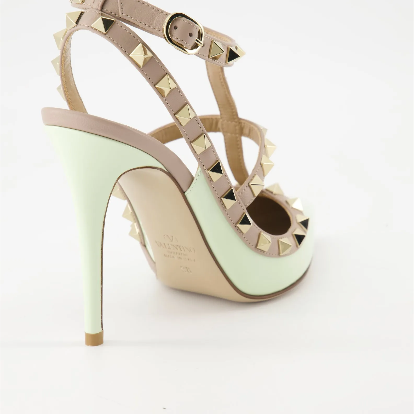 Rockstud Leather Pumps